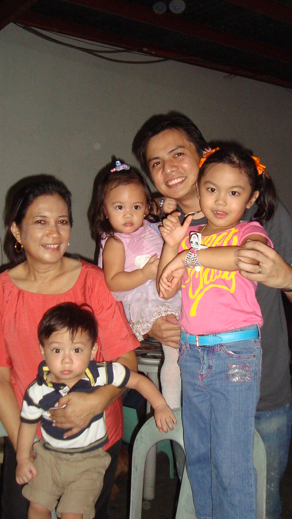 with cousins the guy is Wardle, Auntie Lynn's son in law patti Flickr