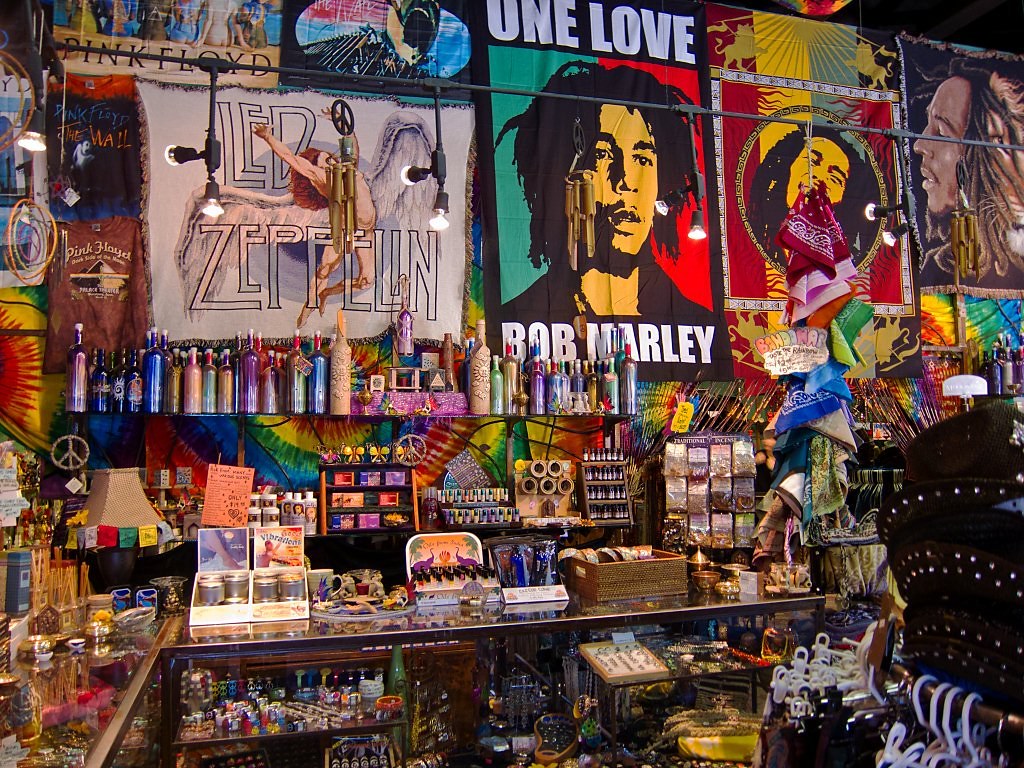 Hippie Gypsy Shop psychedelic! The Hippie Gypsy is a wond… Flickr