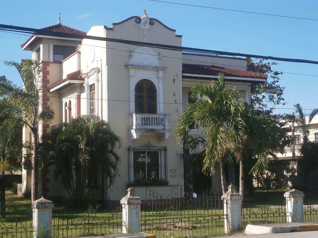 The "Tanging Yaman" House in Sta. Rita, Pampanga OLYMPUS D… Flickr