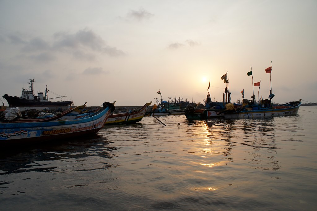 Dawn Royapuram Fishing Harbour (Chennai,India) Royapuram f… Flickr