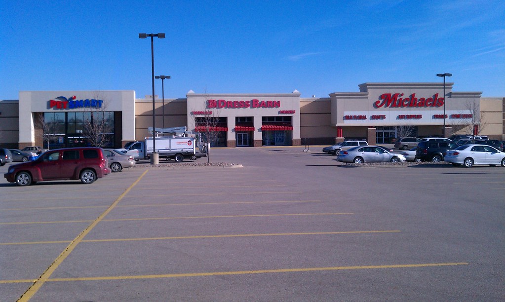 Stores on Delaware Ave. Ankeny, Iowa Petsmart / Dress … Flickr