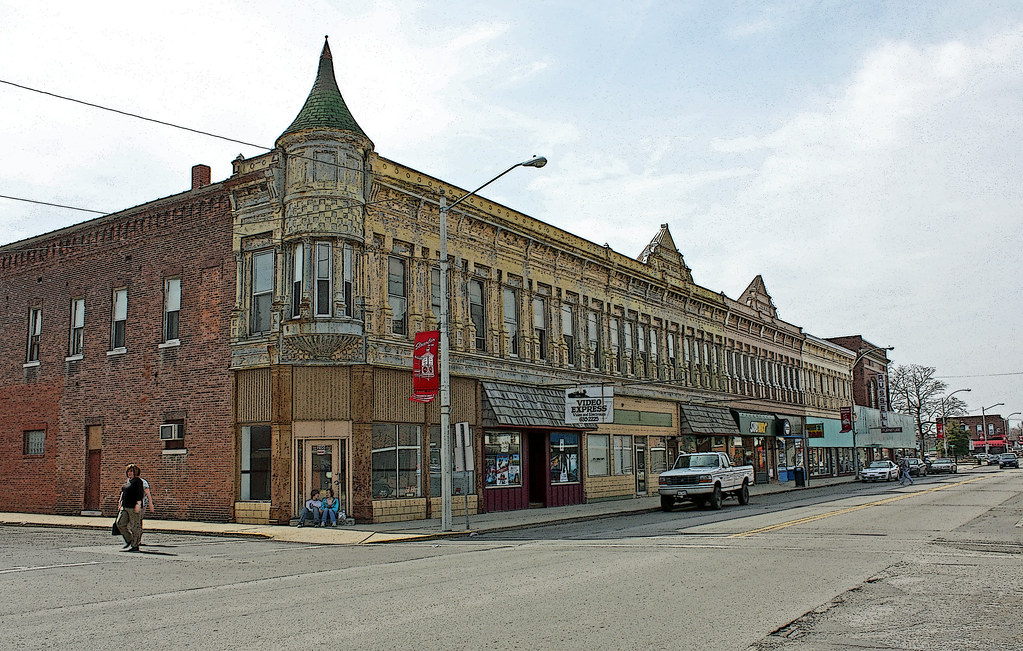 Staunton IL South side of Main looking W. from Elm St. s… Flickr