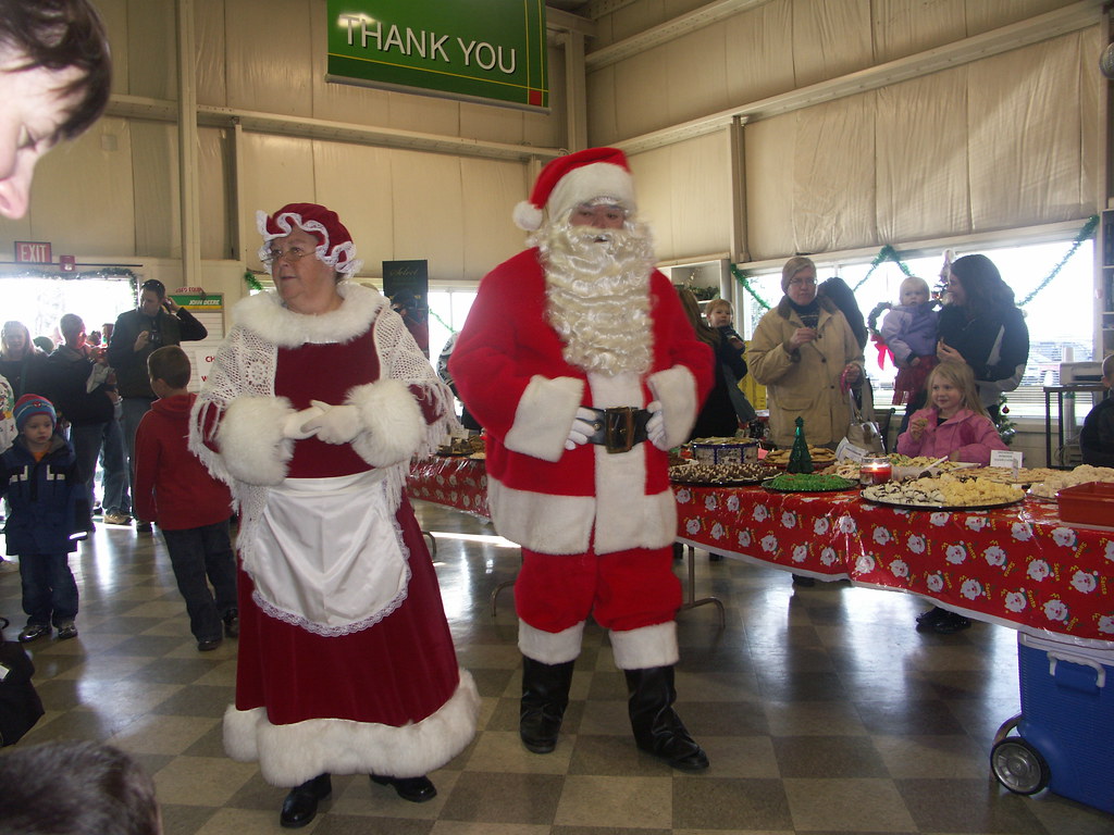 Mr and Mrs Claus Gladhill Brothers 28129 Ridge Road Damasc… Flickr