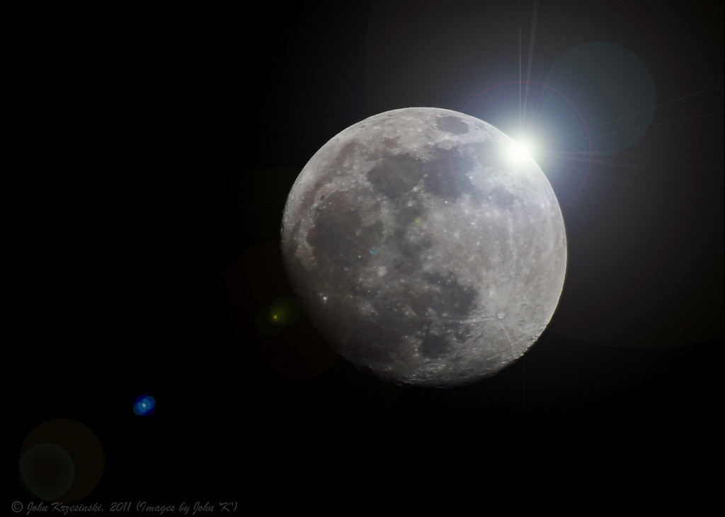 Moonrise Tonight's moon, waxing gibbous at 95 of full, wi… Flickr