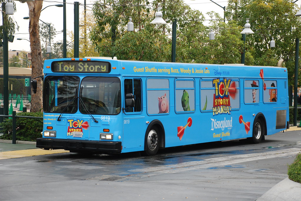 Disneyland Bus New Flyer D40LF bus retired from the Orange… Flickr