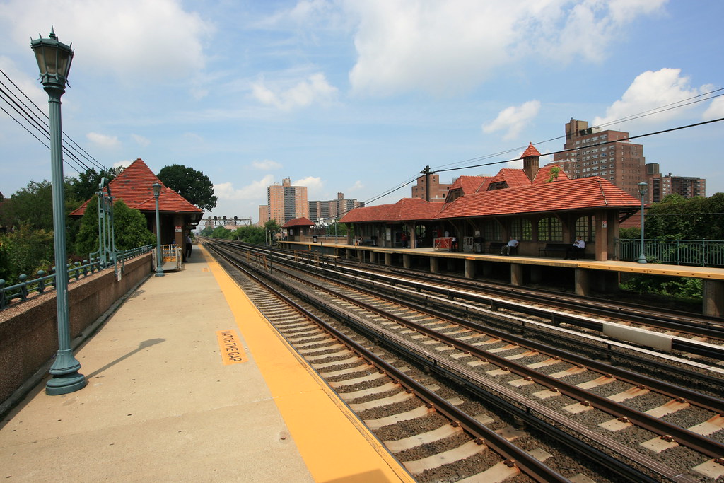 Forest Hills Gardens Station Square LIRR Forest Hills Tra… Flickr