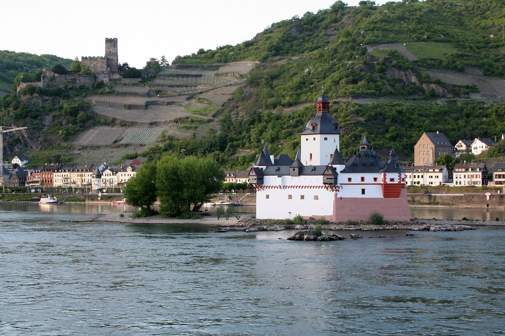 Burg Pfalzgrafenstein Kaub Burg Pfalzgrafenstein is a tol… Flickr