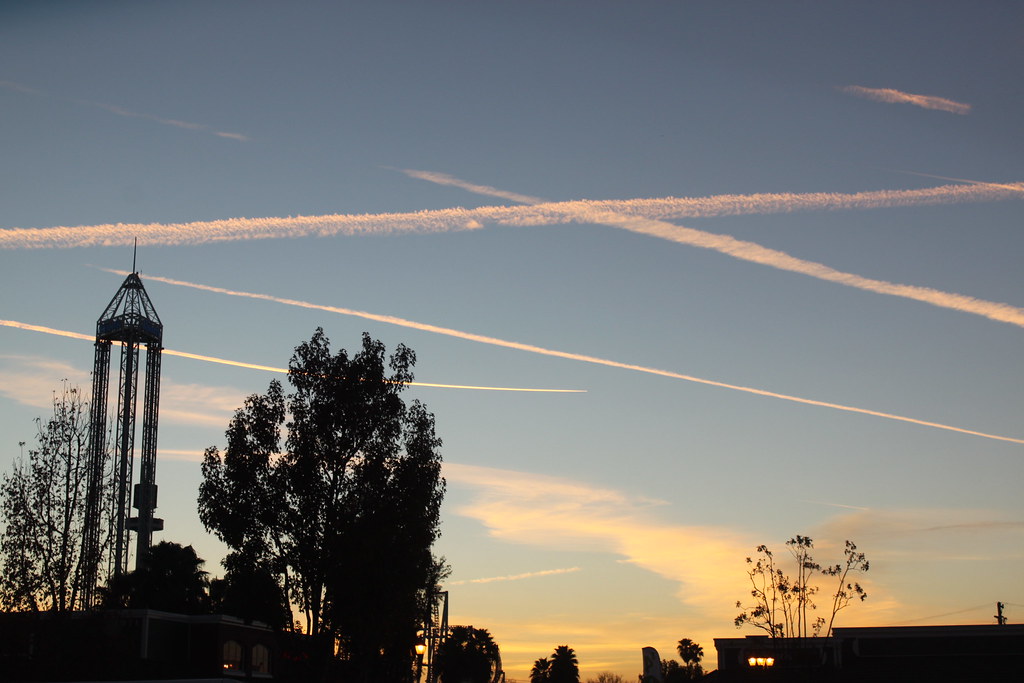 chemtrails over knott's berry farm xenia por vida Flickr