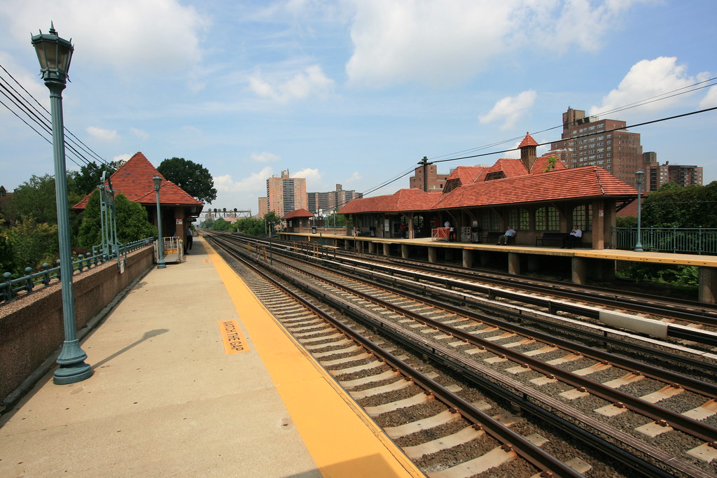 Forest Hills Gardens Station Square LIRR Forest Hills Tra… Flickr