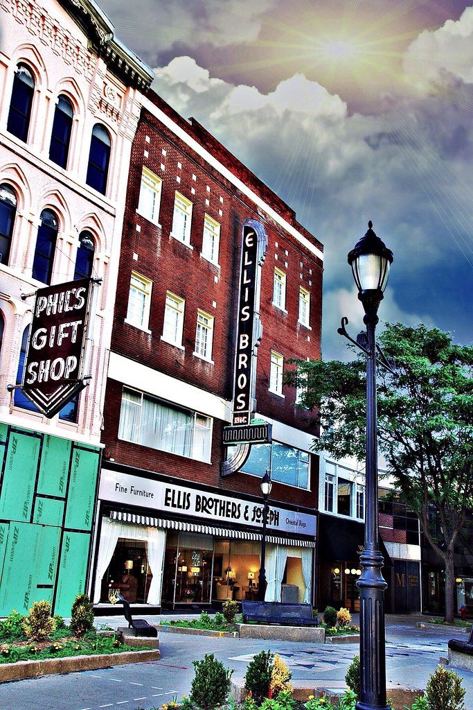 Binghamton New York Ellis Brothers & Joseph Fine Furniture and