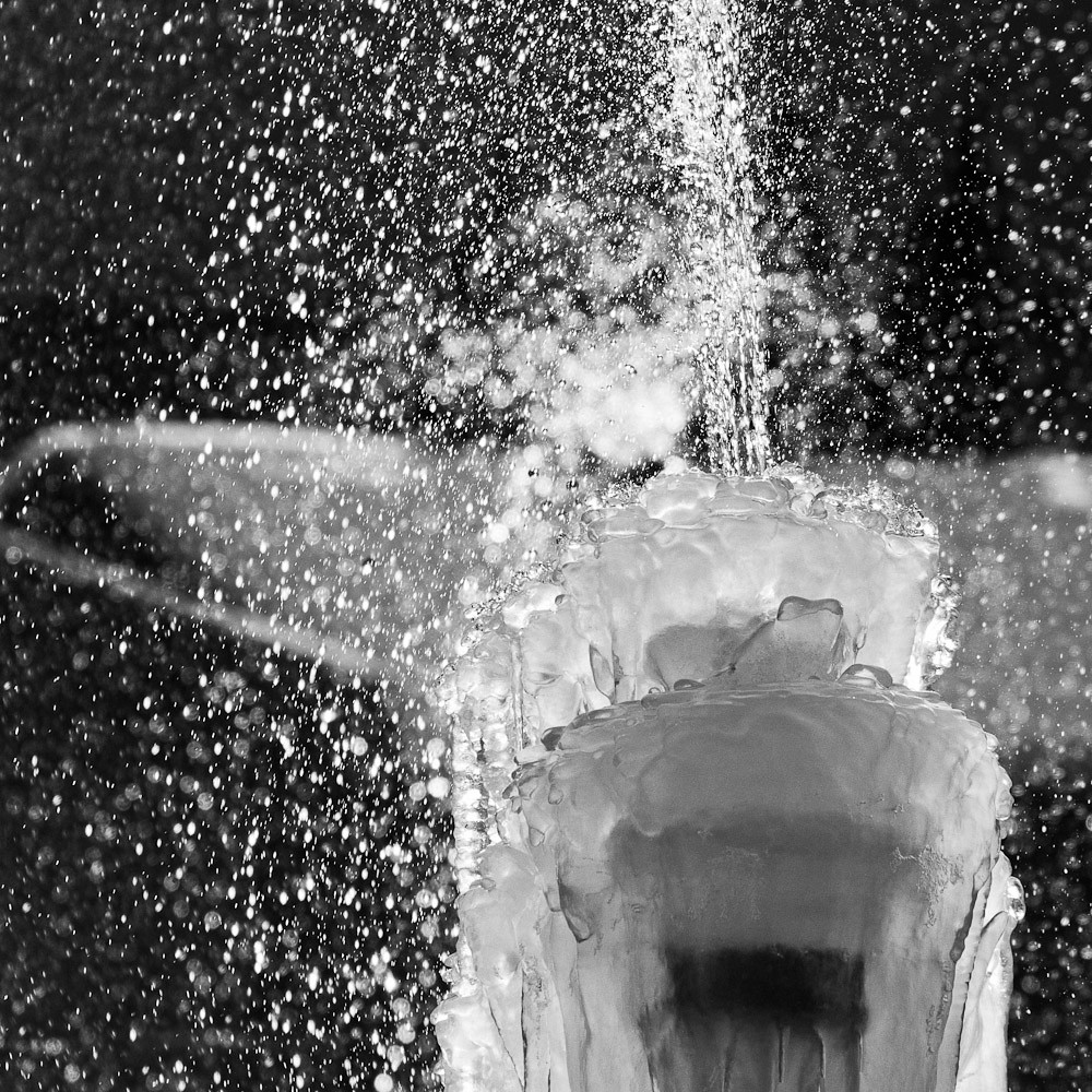 water & ice Fanstnachtsbrunnen Basel. Thomas Flickr