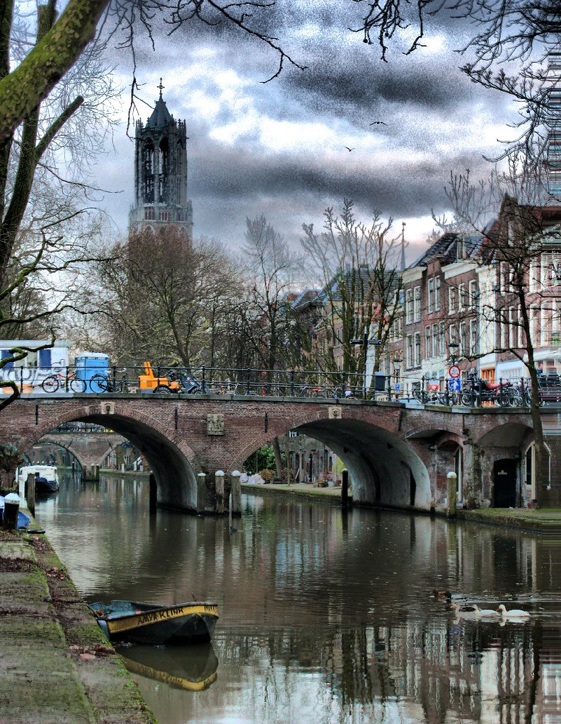 Dom Tower of Utrecht and Oudegracht The Dom Tower (Cathedr… Flickr