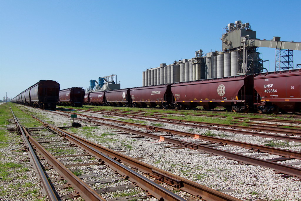 Railard for grain hoppers, ADM grain export terminal, Galv… Flickr