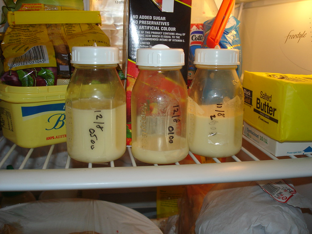 Expressed breast milk Notice the raft of cream. There was … Flickr