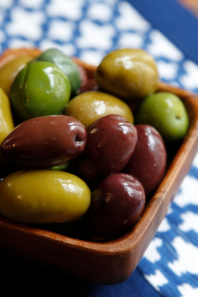 olives A nice selection of manzanilla, kalamata, and sevil… Flickr