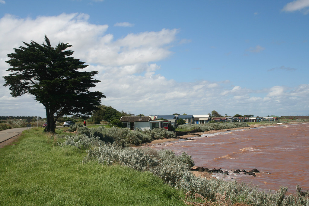 20110206_8911 Campbells Cove huts Wind swept beach. Campbe… Flickr