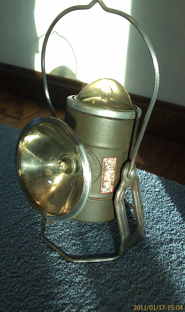 1934 Economy Electric Lantern Co. Maroon "Ecolite" Lantern… Flickr