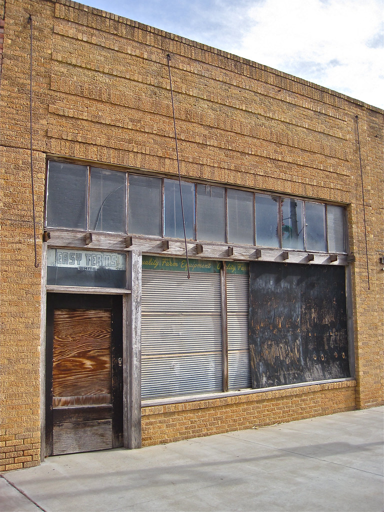 Easy Terms, Erick, OK Front of an abandoned loan office in… Flickr