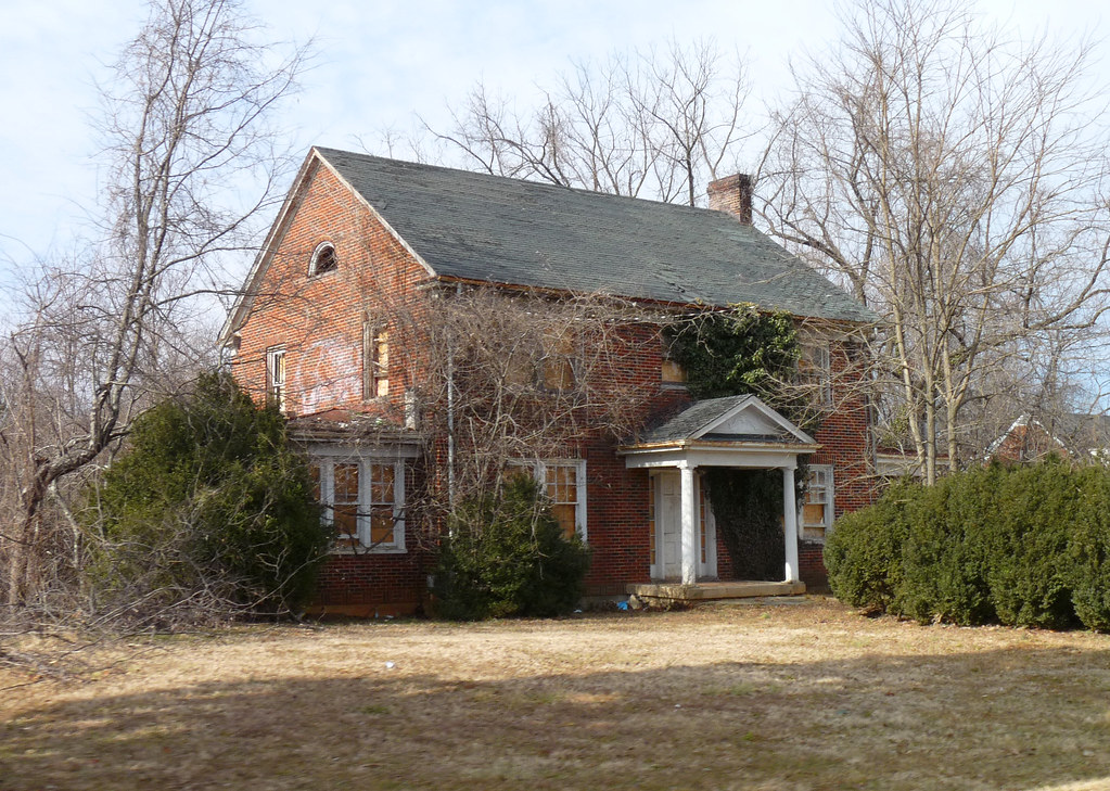 abandoned house in Madison Heights, Va. Kipp Teague Flickr