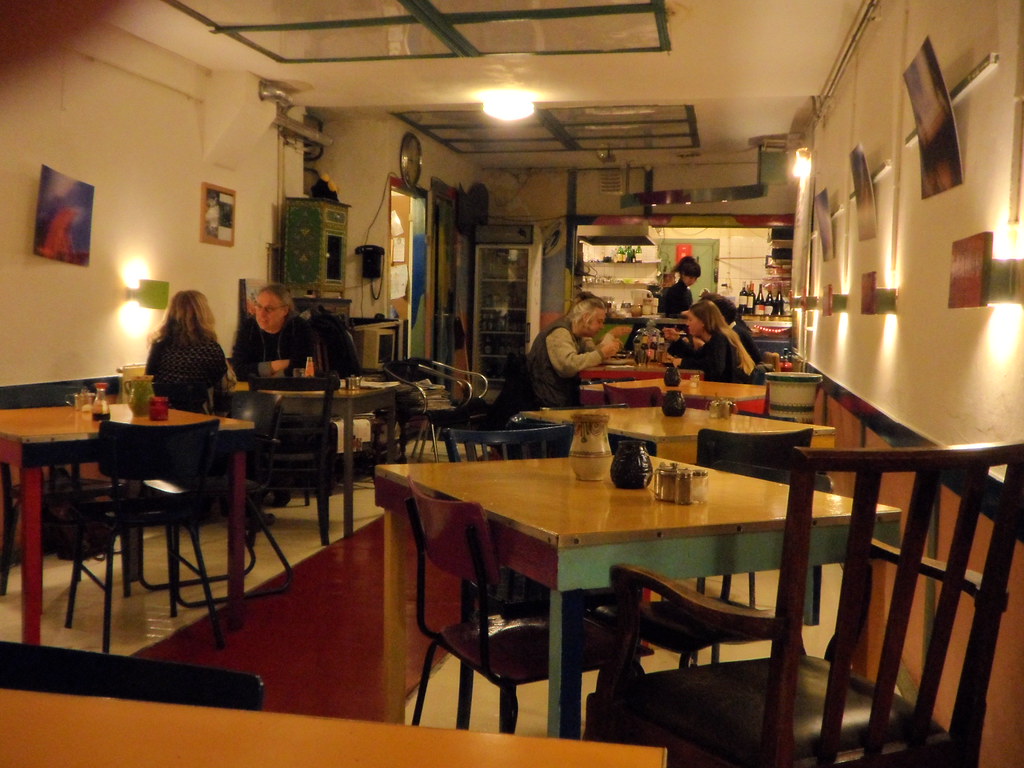 De Vliegende Schotel "The Flying Saucer" Vegetarian Restau… Flickr