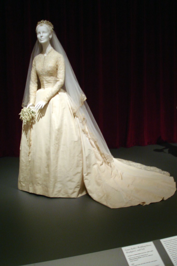 Grace Kelly's wedding dress, headpiece and veil Designed … Flickr