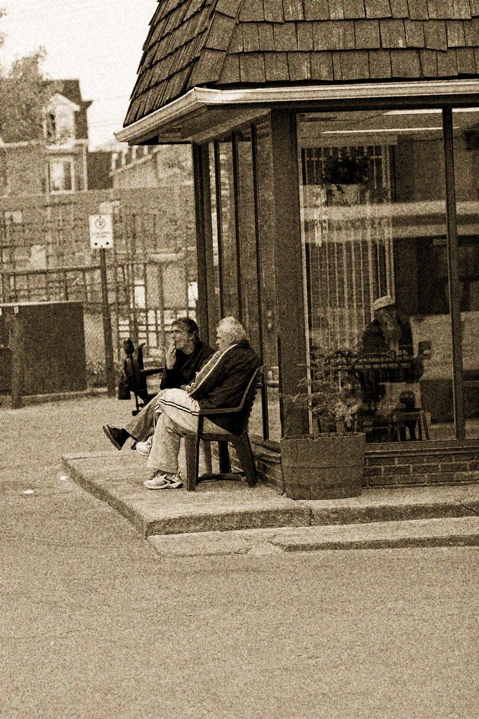 Riding the red rocket on Queen St. West to the TPMG social… Flickr