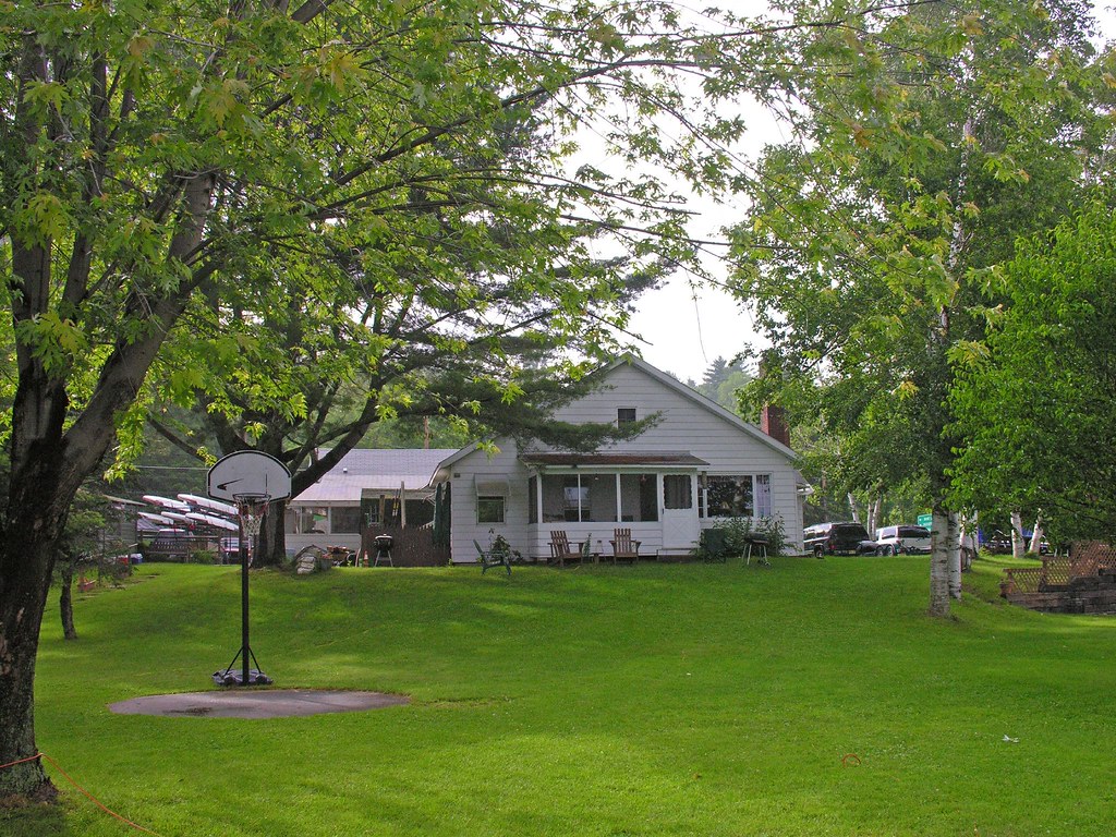 Backyard of The Hague Motel Jim and I drove from Albany, N… Flickr
