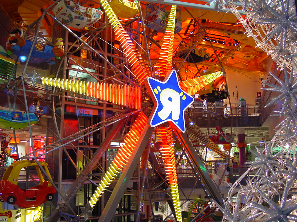 Manhattan Toys 'R' Us Giant ferris wheel. Inside. Flickr