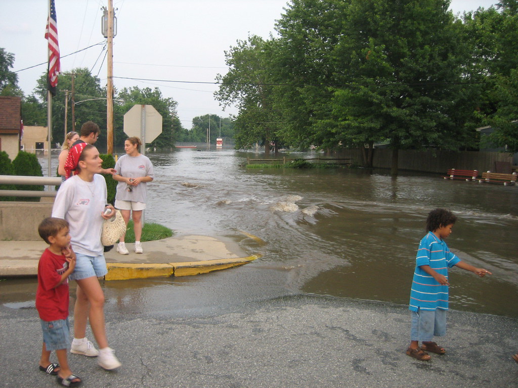 IMG_0031 Outside of the Pottstown Quoit club. The flooding… Flickr