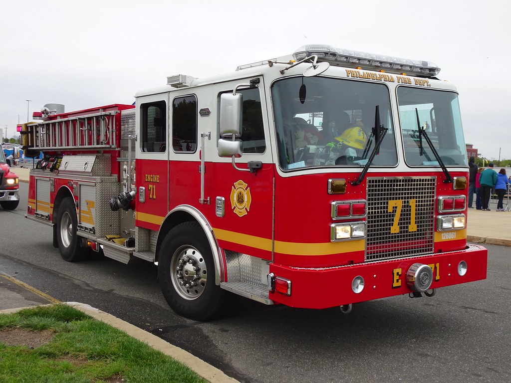 PFD Engine 71 | Philadelphia Fire Department Engine 71 2012 … | Aaron