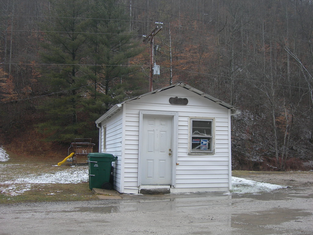 Sizerock, Kentucky 41762 A community post office of Hyden.… Flickr