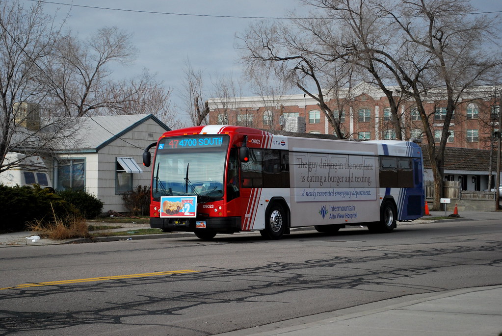 UTA 09023 on Route 47 UTA 09023 a 2009 Gillig Advantage BR… Flickr