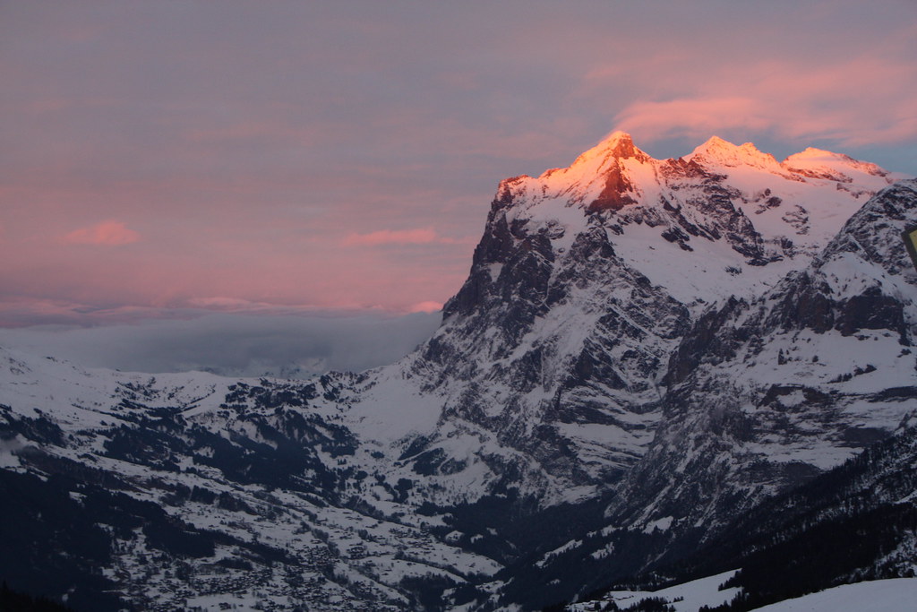 SUISSE Wetterhorn 3 692 m Coucher de soleil Vue