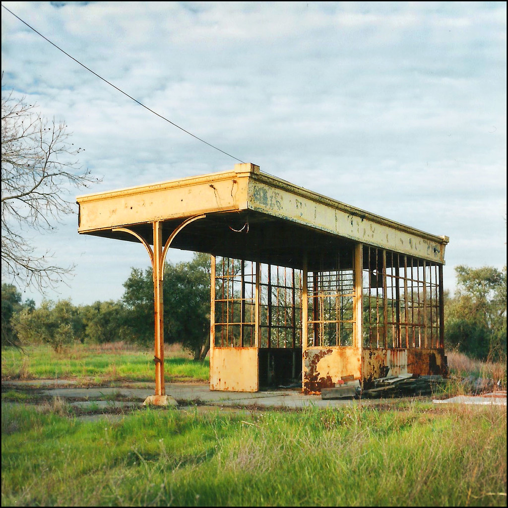 Dead Gas Station Corning, CA Off old Hwy 99, south of Co… Flickr
