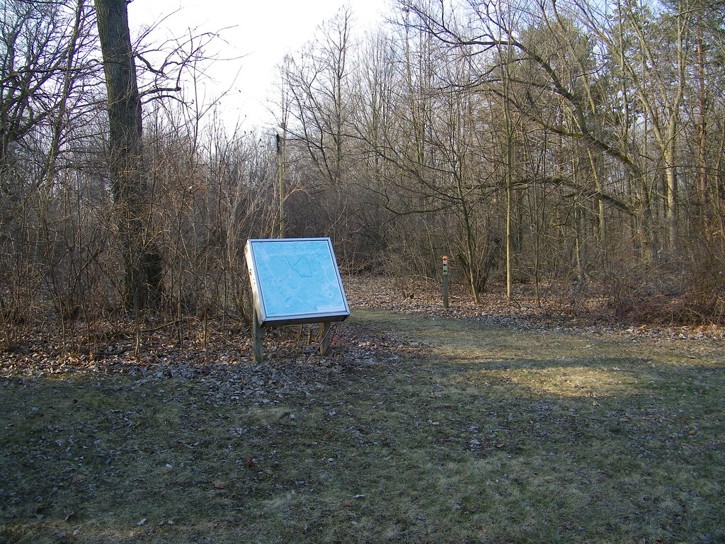 Wilderness Park (Saline, Michigan) Walk on the trails in W… Flickr