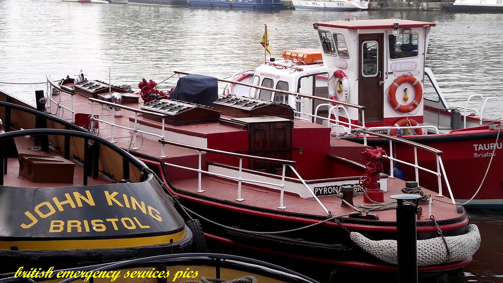 PYRONAUT BRISTOL FIRE BOAT a photo on Flickriver