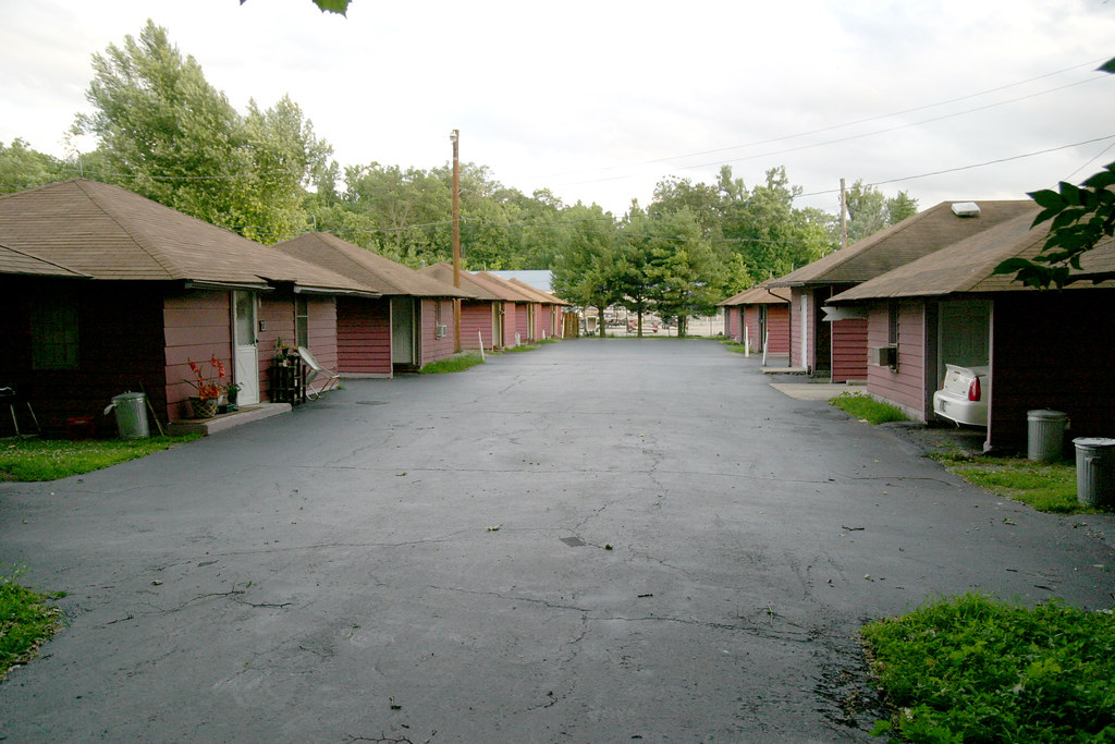 French Village Motel Fairview Heights, IL The arrow seen n… Flickr