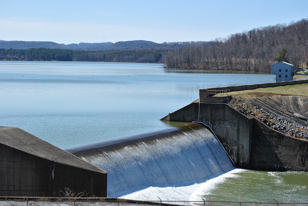 Quemahoning Dam spillway Kerry Naugle Flickr