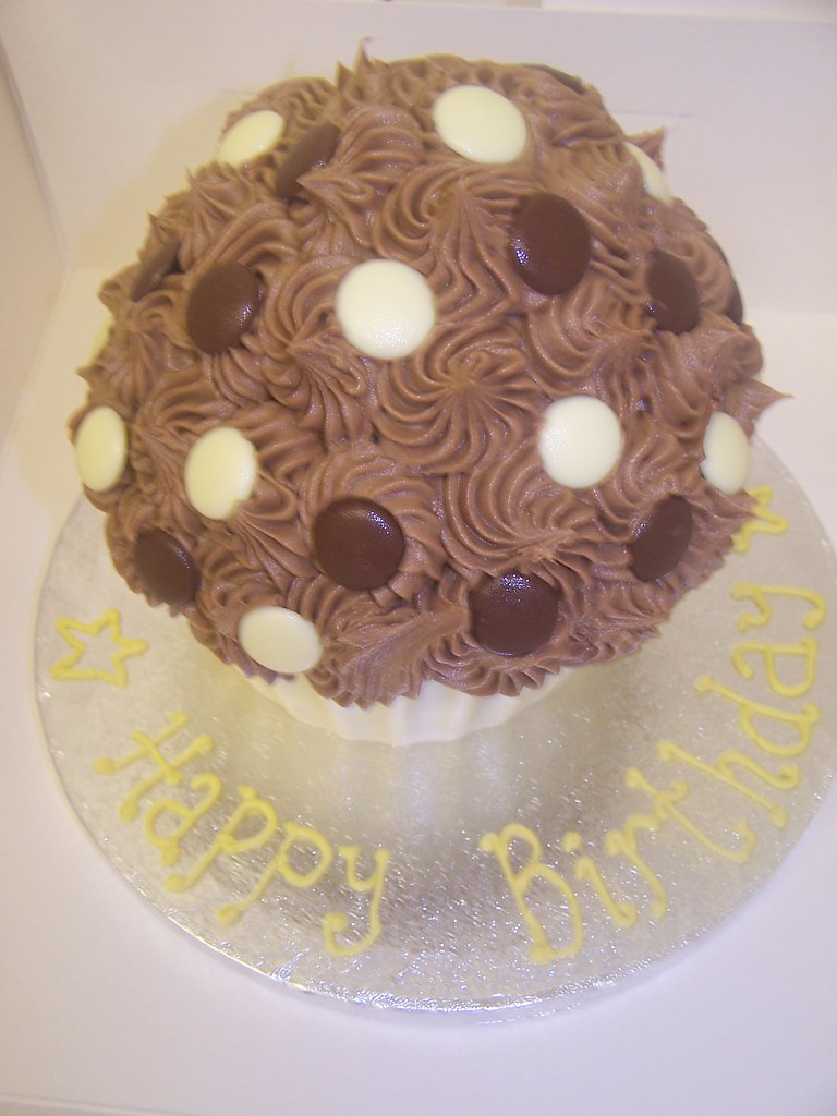 Chocoholic muffin cake giant chocolate muffin with white c… Flickr