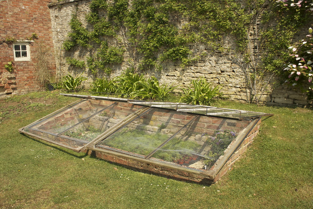 Cold frame Cold frame insulated by being sunk into an eart… Flickr