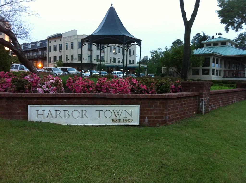 Harbor Town; Memphis TN (050111) muzikbynature1 Flickr