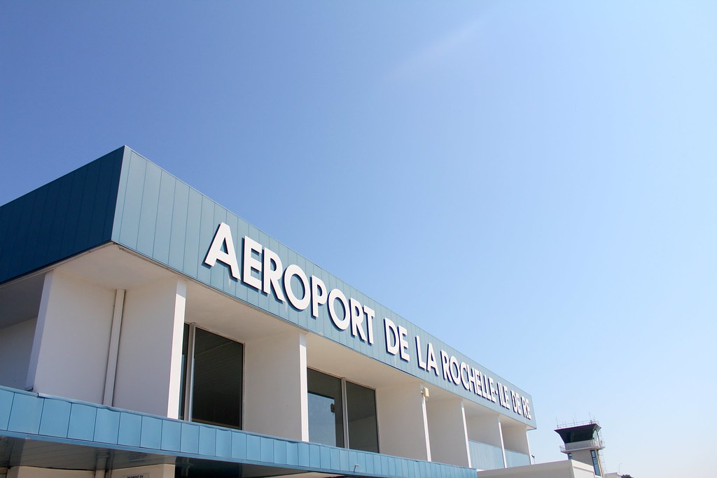 La Rochelle airport LoulaM Flickr