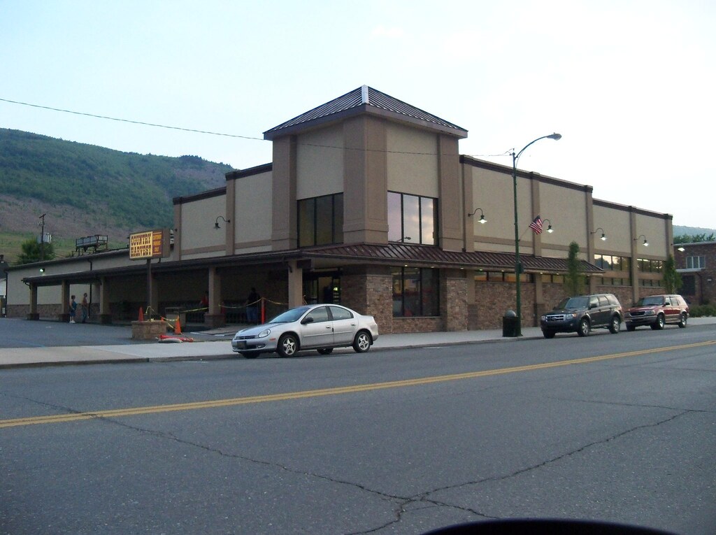 Acme Palmerton, PA (2) 572 Delaware Ave; an updated pict… Flickr