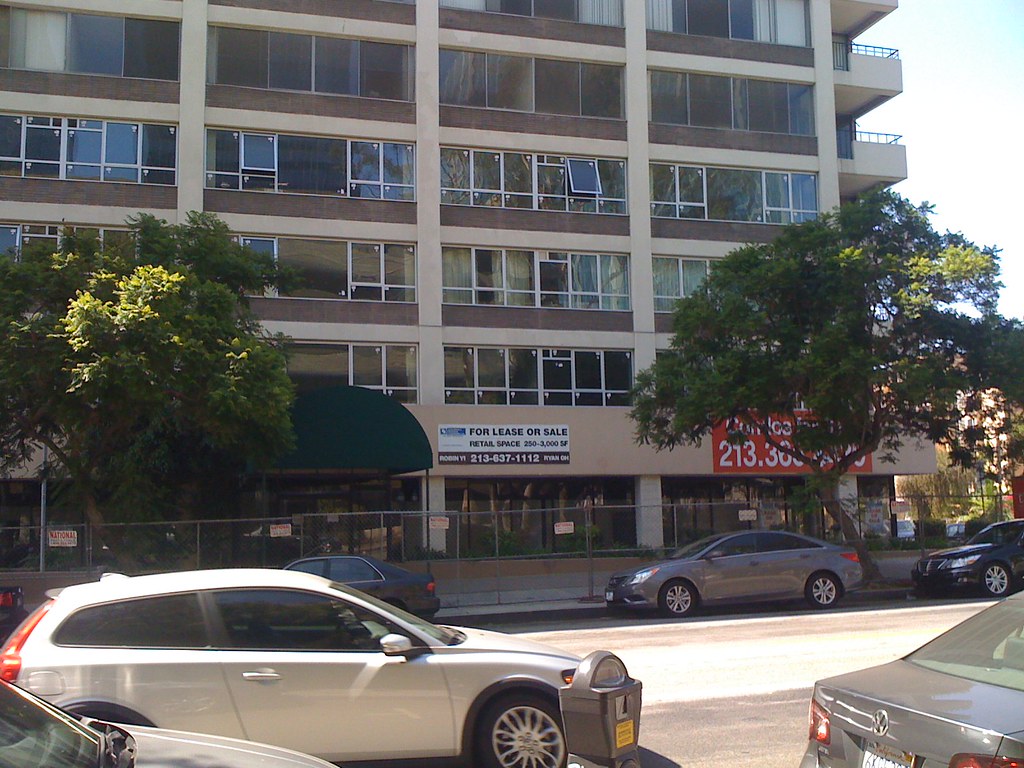 Wilshire Tower/The View condo apartments (3460 West 7th St… Flickr