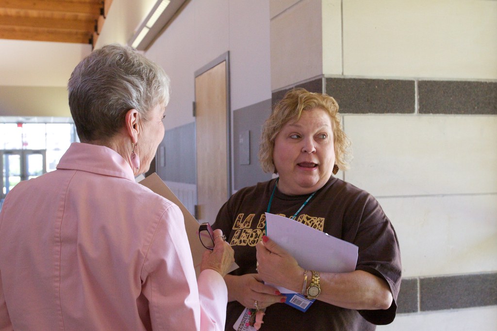 Foundation Grant Prize Patrol Visits La Villita Elementary… Flickr