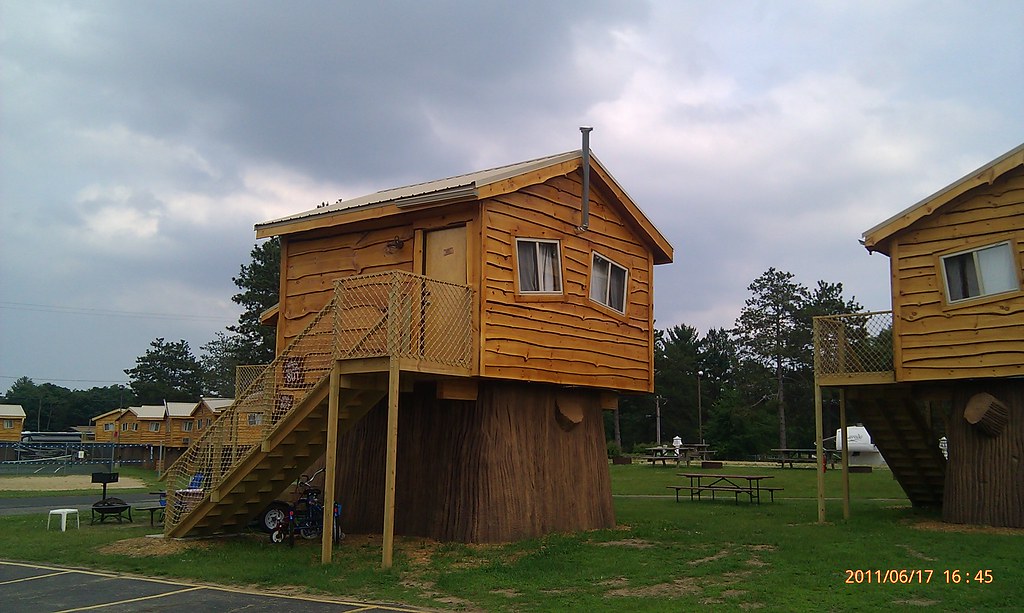 Tree house in Wisconsin Dells jmd1951 Flickr