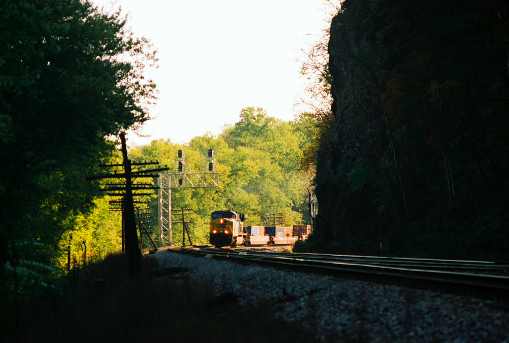 CSX Patterson Creek, WV A westbound CSX intermodal train… Flickr