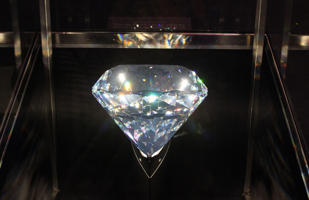 Biggest Cut Crystal, Swarovski Crystal Worlds, Wattens, Au… Flickr