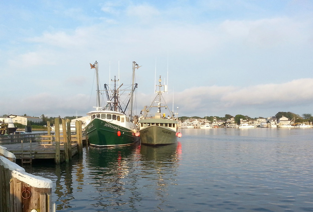 Hyannis Harbor Boats moored for the evening in Hyannis, Ma… Flickr