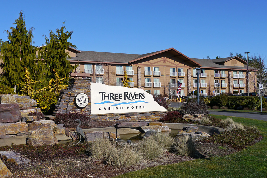 Three Rivers Casino, Florence, Oregon Sitting on a 100acr… Flickr